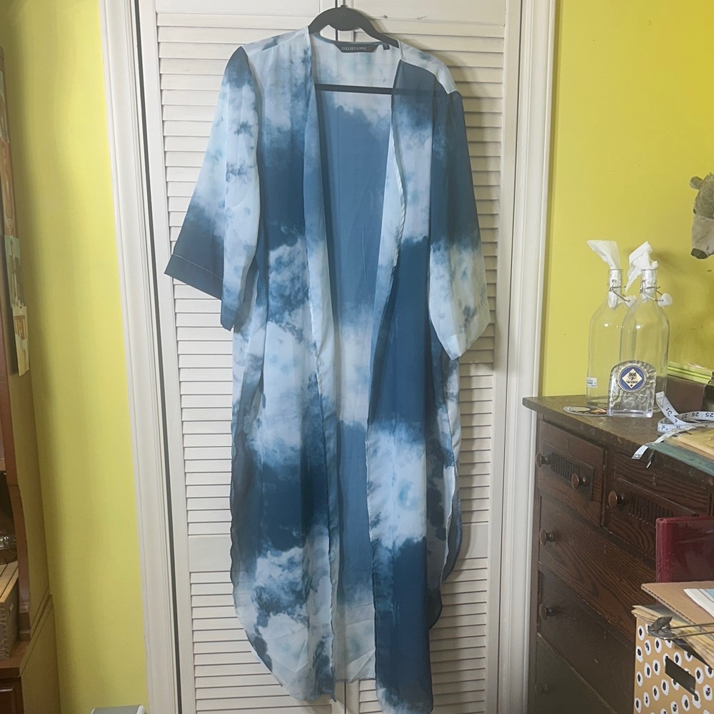 Colleen Lopez Light Blue and White Tie-Dye Kimono